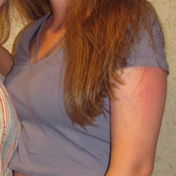 Purple crop top w/ strap design in front - Picture 3 of 3